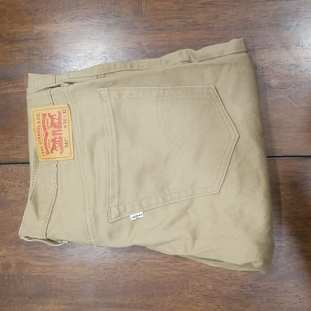 Khaki Levi's 541 36x32